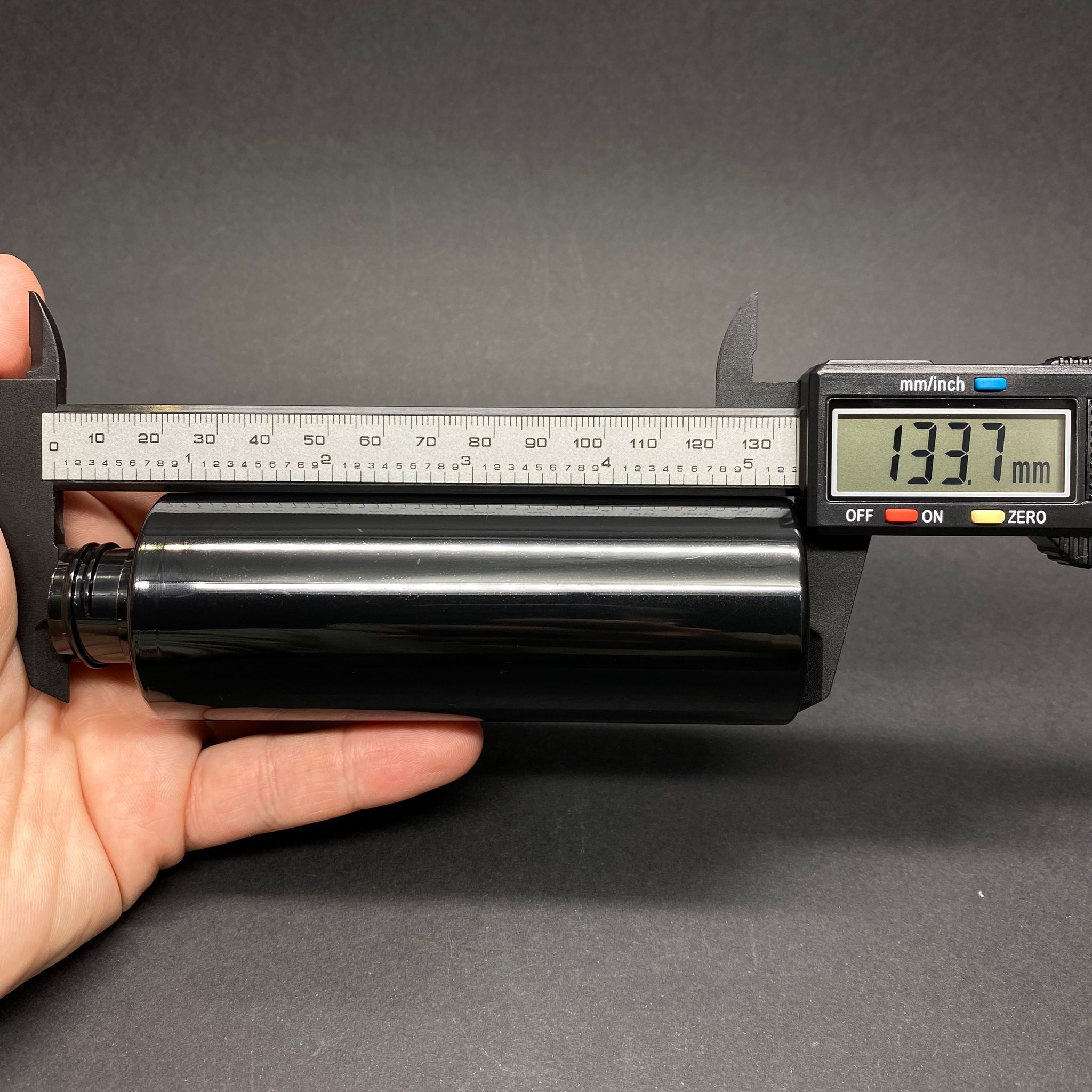 150 CC SİYAH SİLİNDİR MODEL PARLAK SERT PET ŞİŞE KAPAKSIZ (24 AĞIZ)