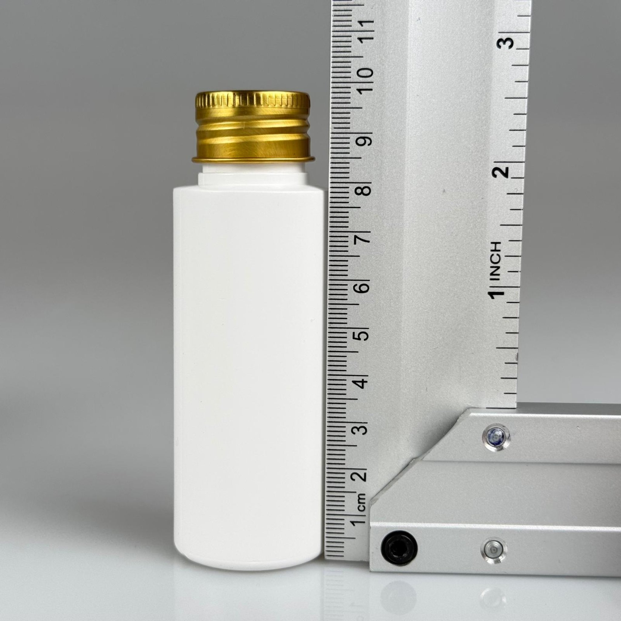 50 CC BEYAZ POLİETİLEN PLASTİK ASETON ŞİŞESİ ( 24 AĞIZ ) + KÖPÜK CONTALI GOLD METAL ALÜMİNYUM KAPAK + KOLONYA TIPALI TAKIM - 50 ML BEYAZ PLASTİK ASETON ŞİŞELERİ