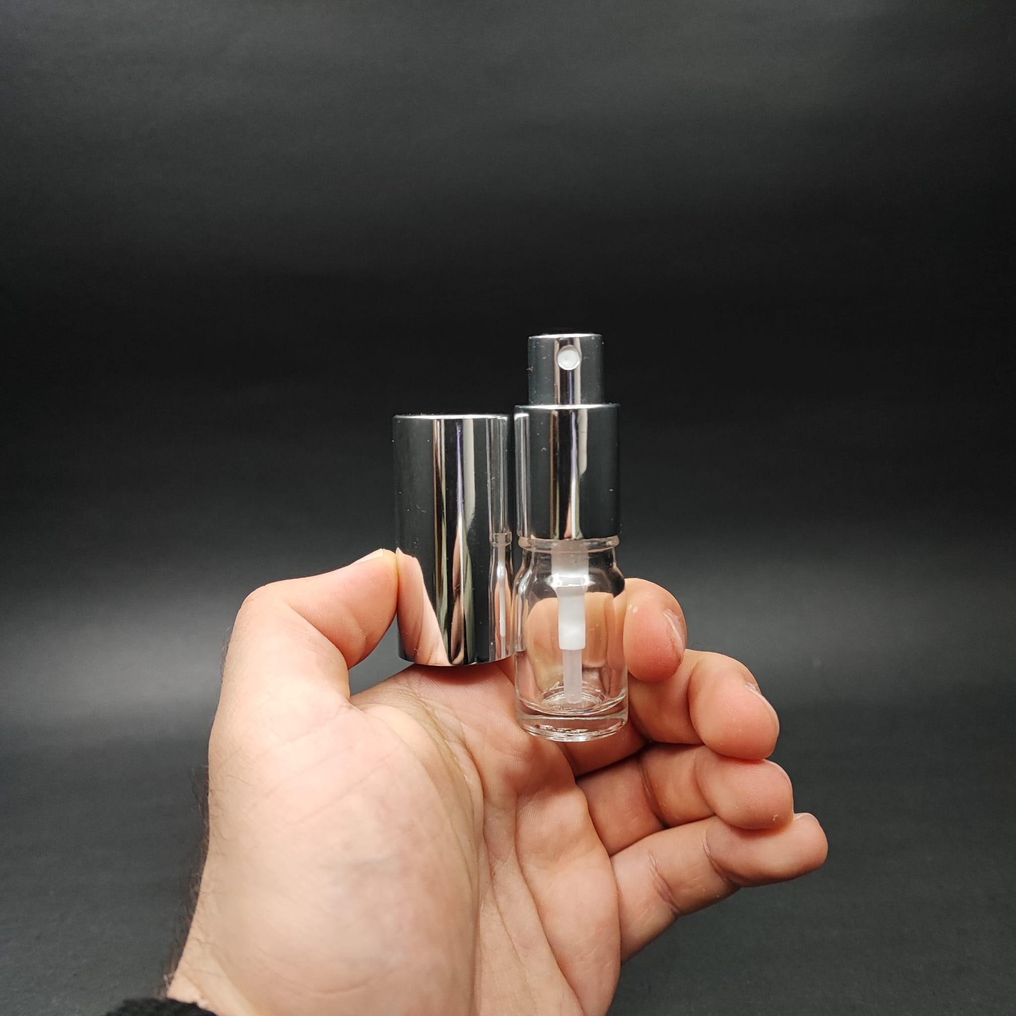 5 ML LÜKS VİDALI VALF ÇEVİRME PARFÜM ŞİŞELERİ - 5 CC ŞEFFAF CAM ŞİŞE - GÜMÜŞ METAL SPREYLİ KAPAKLI SET