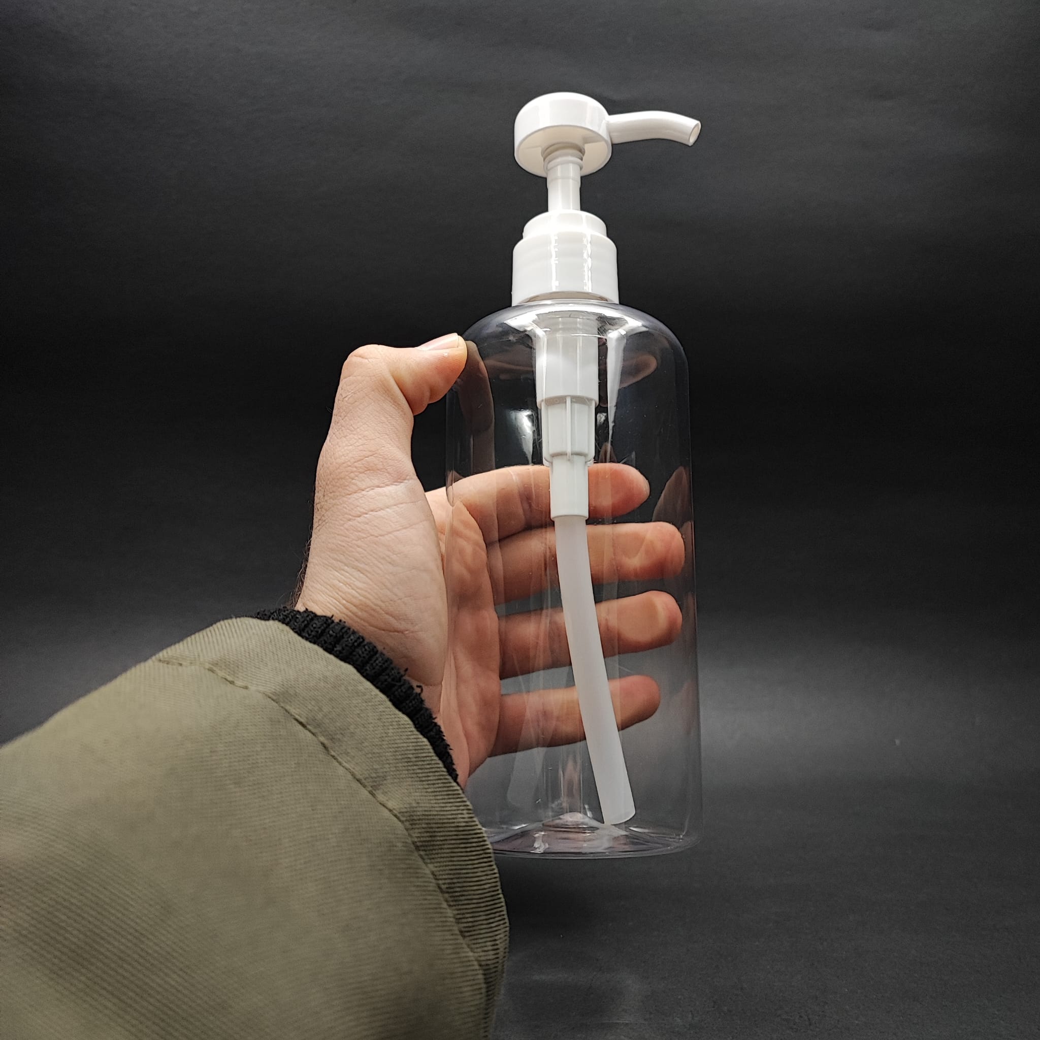 500 CC ŞEFFAF PET ŞİŞE - BEYAZ DOZAJ POMPALI (HER BASMADA 4 CC SIVI ATAR)  - 500 ML POMPALI ŞİŞE - ŞURUP, ŞAMPUAN, KREM GİBİ YOĞUN KIVAMLI SIVILARDA KULLANILIR