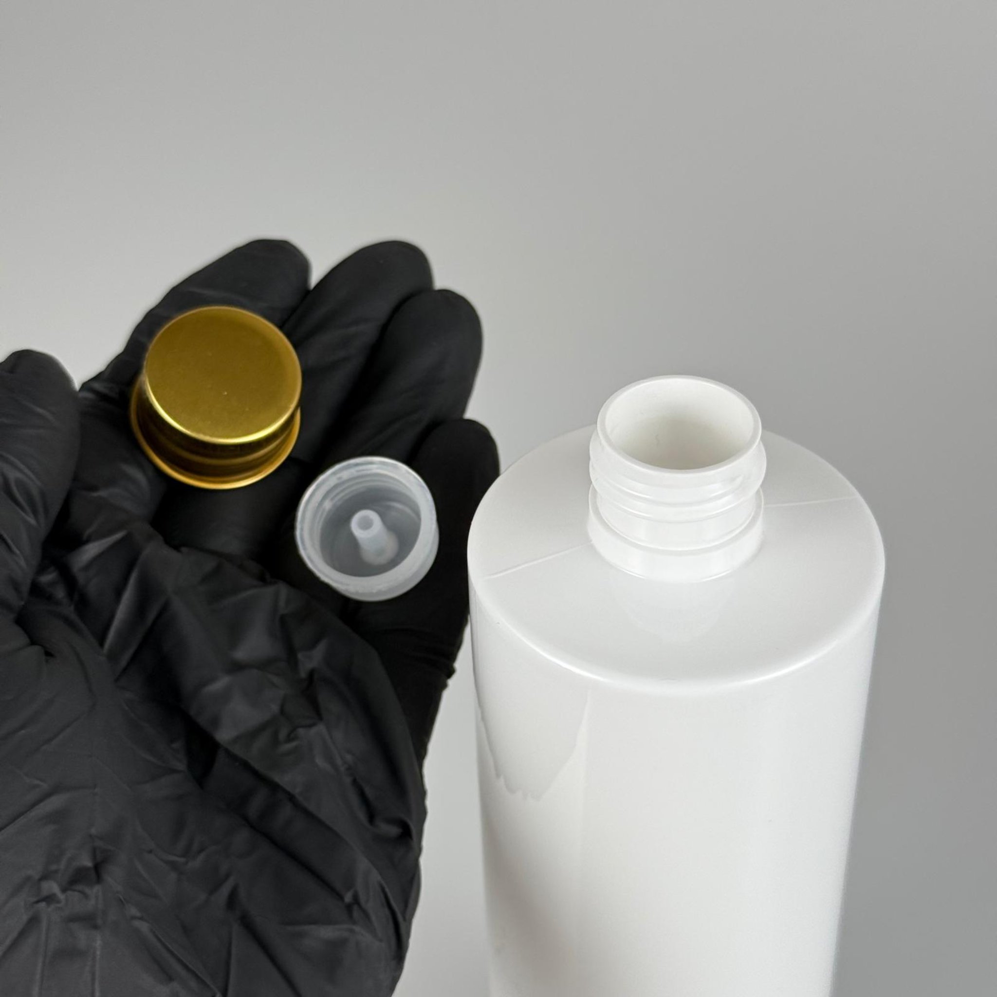 400 CC BEYAZ KÜT BOYUNLU SİLİNDİR PET ŞİŞE (30 GR - 24 AĞIZ ) + KÖPÜK CONTALI GOLD METAL ALÜMİNYUM KAPAKLI + KOLONYA TIPALI TAKIM - 400 ML  KAPAKLI BEYAZ PLASTİK ŞİŞELER