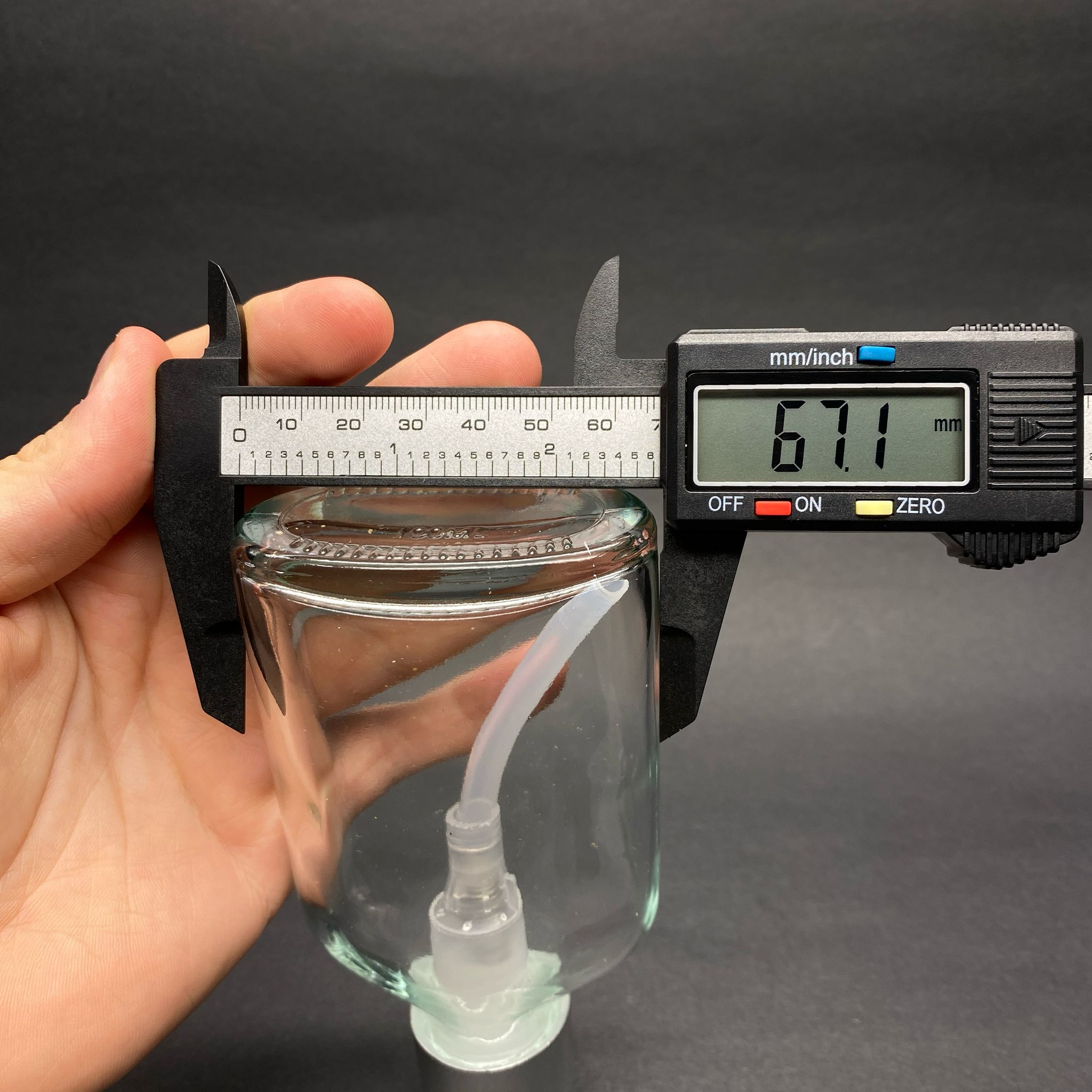 100 CC YASSI CAM ŞİŞE - GÜMÜŞ POMPALI - 100 ML SIVI SABUN POMPALI YASSI CAM ŞİŞE , CAM TONİK ŞİŞESİ