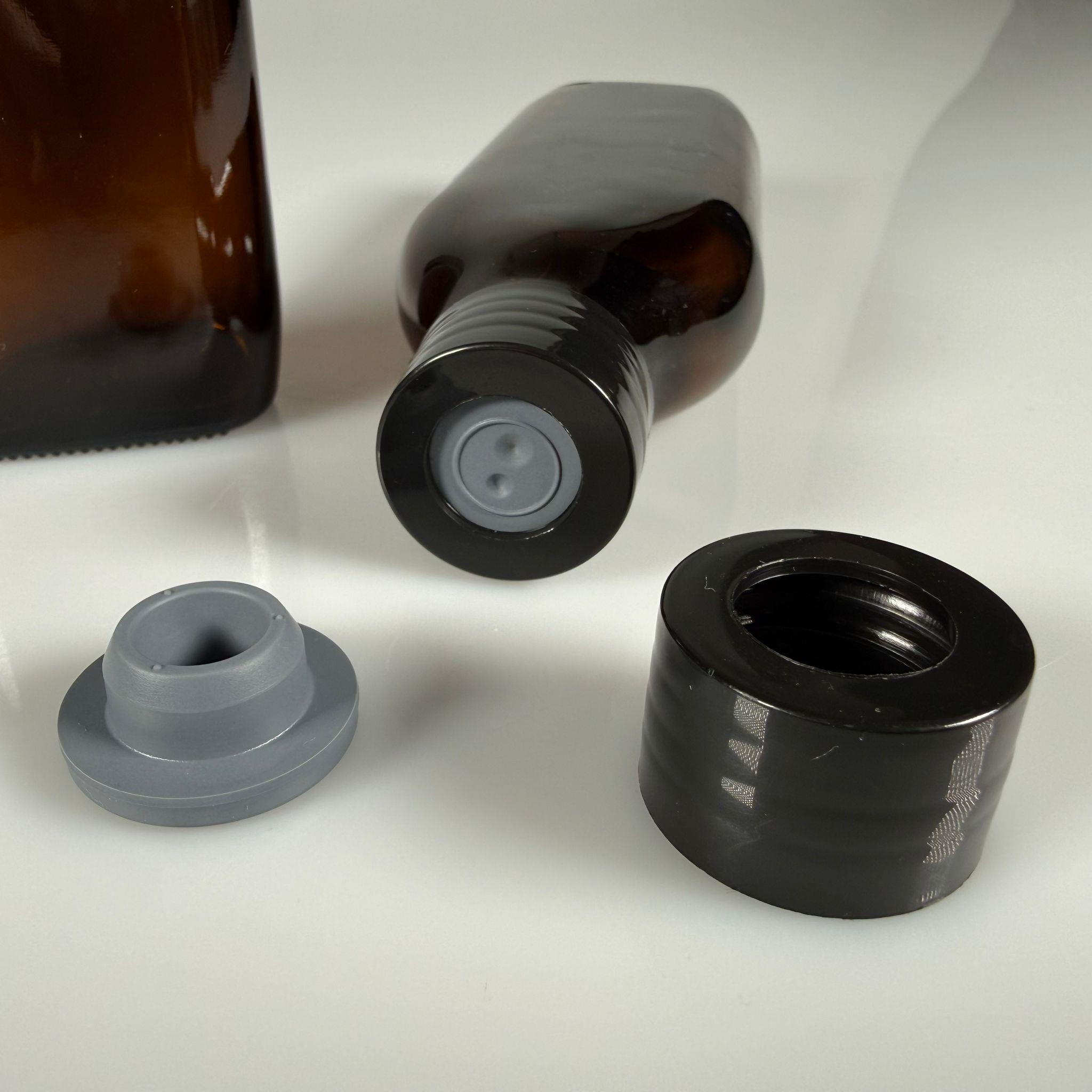 FLAKON ENJEKTÖR SERUM ŞİŞESİ - 150 ML YASSI ECZA CAM ŞİŞE + VİDALI DELİKLİ KAPAK (ELLE ÇEVİREREK KAPANIR) + KAUÇUK BUTİL TIPA TAKIM