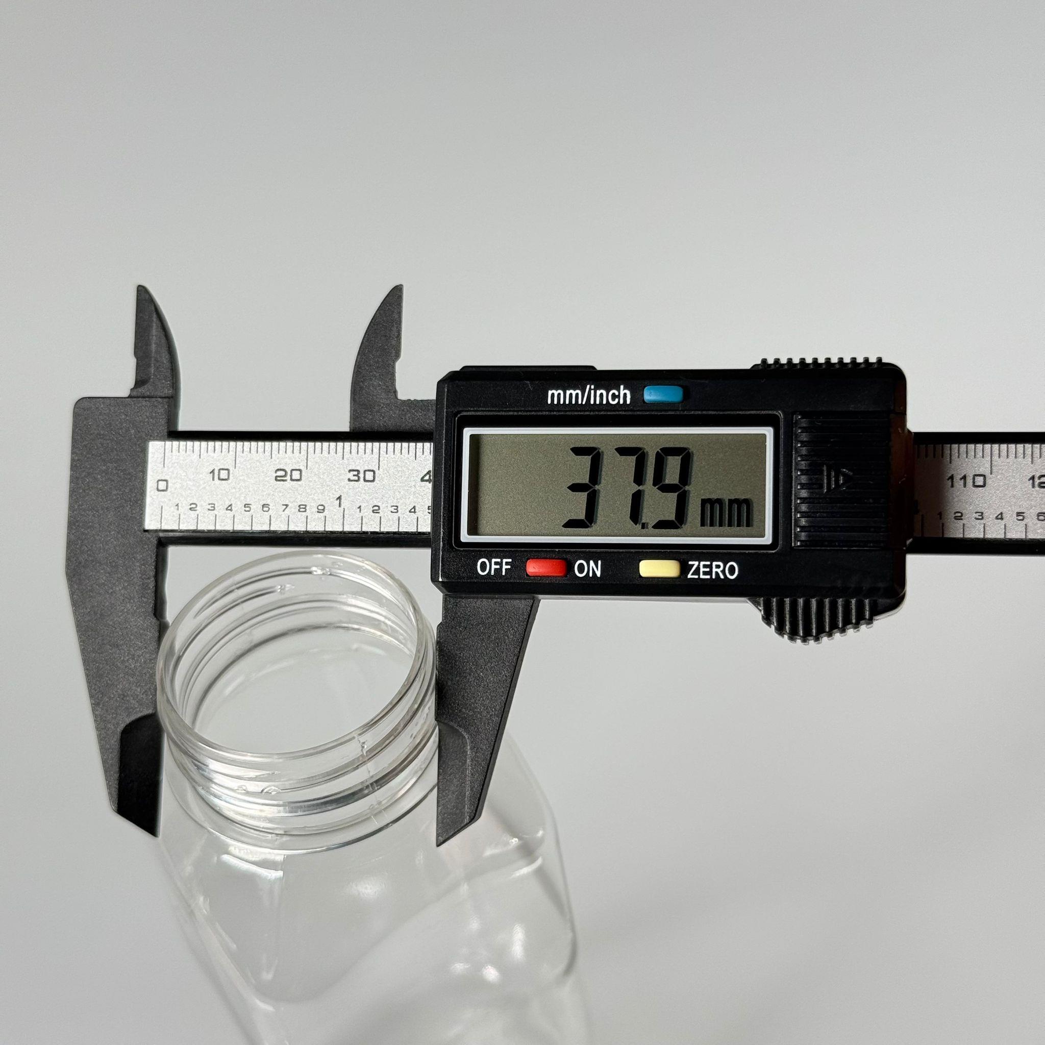 250 CC KÖŞELİ KARE PET ŞİŞE (18,5 GR) - 38 MM GENİŞ AĞIZLI KAPAKSIZ - 250 ML DETOX, MEYVE SUYU, SMOOTHIE, AYRAN, SÜT, MEŞRUBAT VB İÇİN BOŞ PLASTİK ŞİŞELER