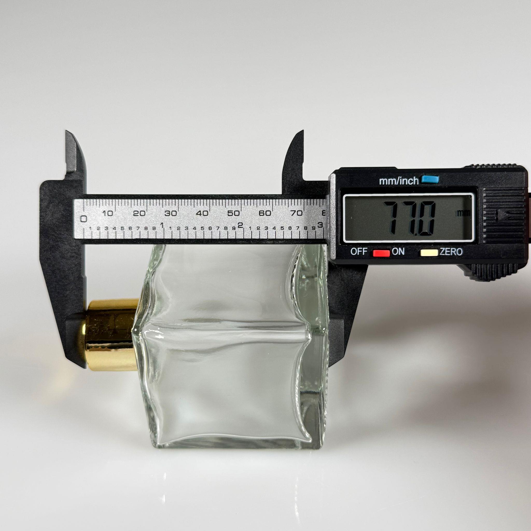 100 CC KARE BAMBU CAM BAMBU ODA KOKUSU ŞİŞESİ - 100 ML ÇUBUKLU KÖŞELİ BAMBU ODA KOKUSU ŞİŞESİ - DİFÜZÖR ŞİŞE- CAM ŞİŞE + GOLD PLASTİK KAPAK + TIPA + 3 ADET FİBER SİYAH BAMBU ÇUBUK - YENİ MODEL