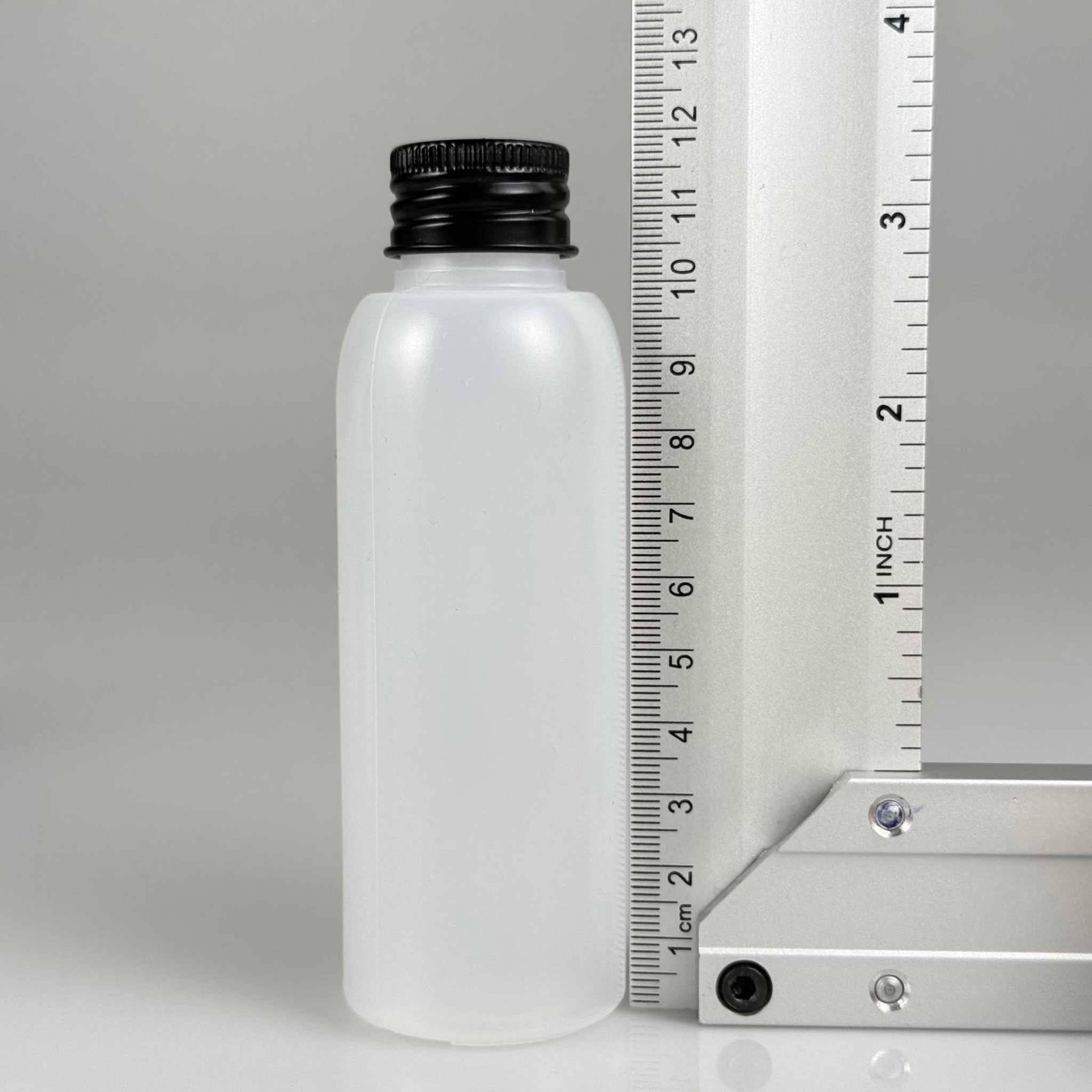 100 ML SIKILABİLİR YUMUŞAK PE POLİETİLEN PLASTİK ASETON ŞİŞESİ ( 24 AĞIZ ) + KÖPÜK CONTALI SİYAH METAL ALÜMİNYUM KAPAKLI + KOLONYA TIPALI TAKIM - 100 cc sos, yağ, kartuş, mürekkep vb için boş şişeler