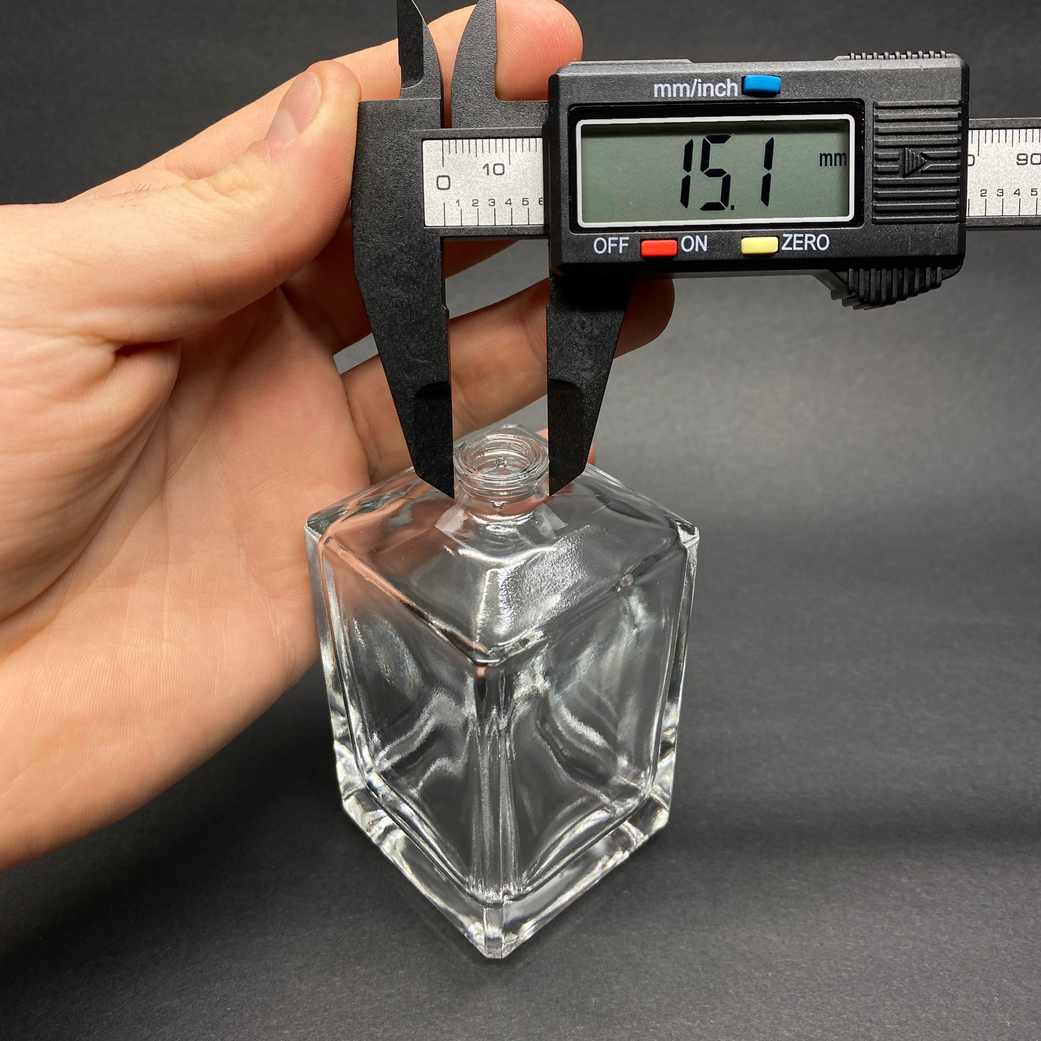100 ML KÖŞELİ KONİK MODEL PRİZMA PARFÜM ŞİŞESİ - KAPAKSIZ (AĞIZ 15 MM GEÇME KOLAY KAPAMA)