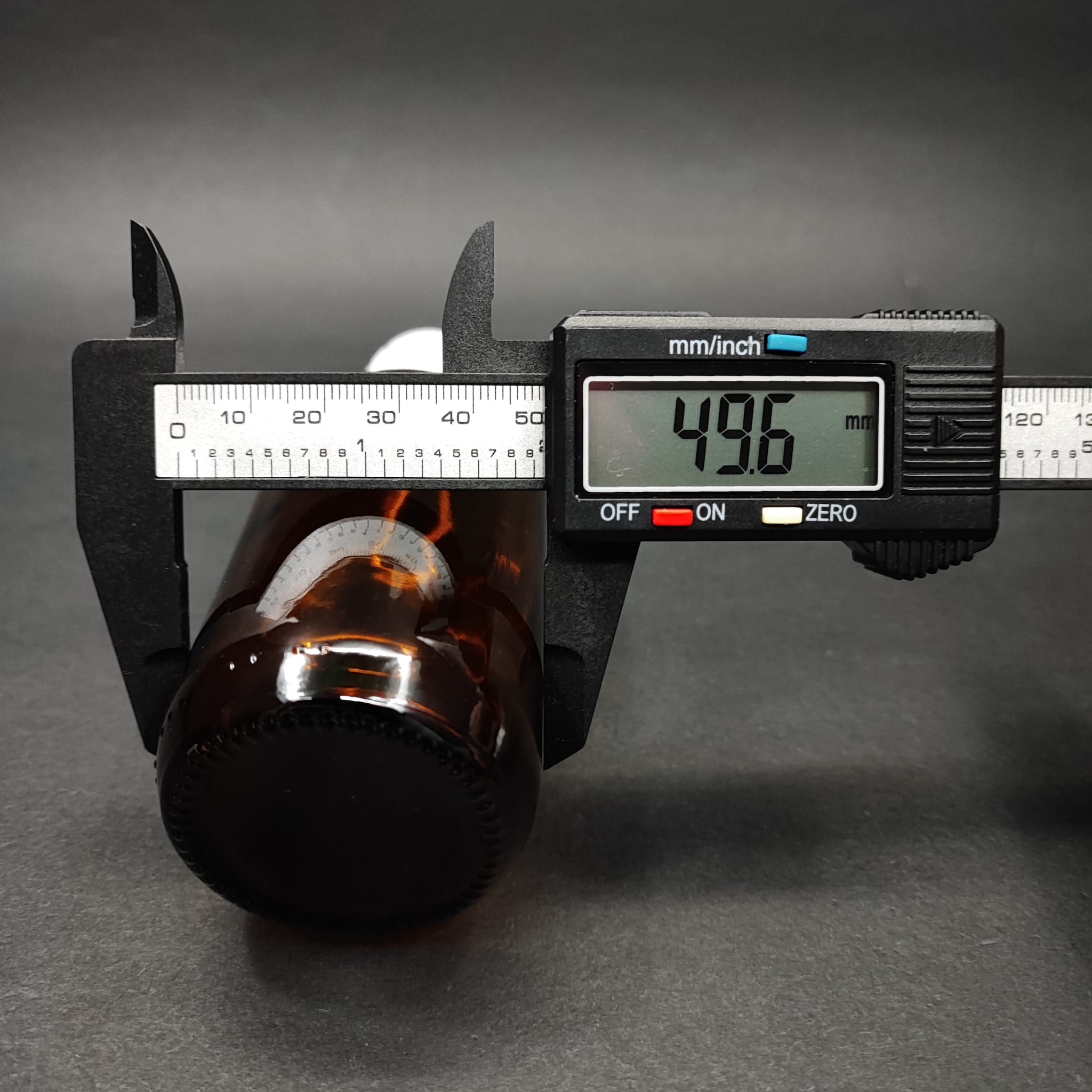 125 ML DOLUMU KOLAY, GENİŞ AĞIZLI İÇTEN DAMLALIKLI ŞİŞE (25 MM AĞIZ)  - 125 CC BEYAZ KİLİTLİ DAMLALIKLI CAM ECZA ŞİŞESİ - AMBER KAHVERENGİ