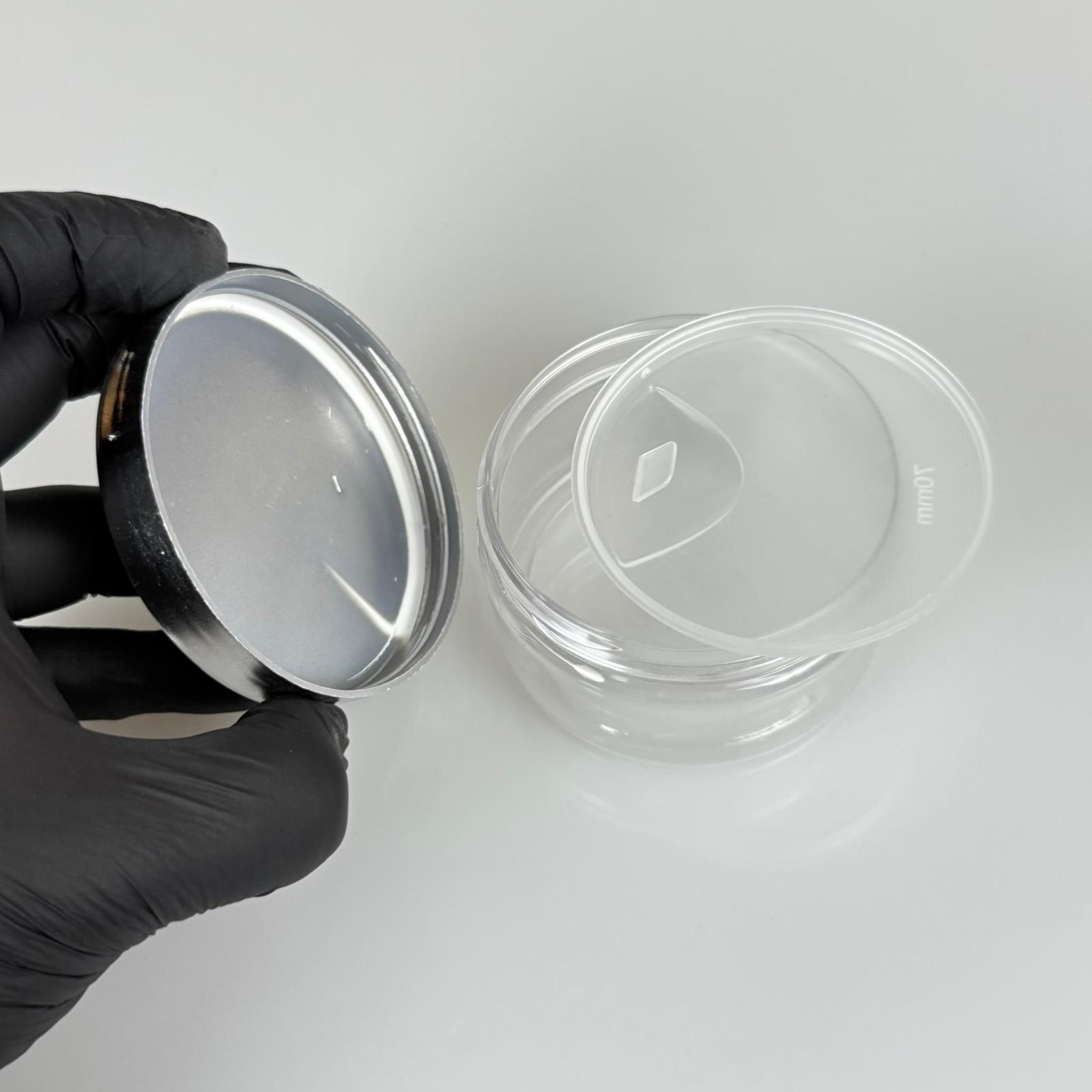 100 ML SERT PET KAVANOZ + GÜMÜŞ KAPLAMALI PLASTİK KAPAK + İÇ TIPA - 100 CC KALIN ŞEFFAF PLASTİK KAVANOZ GÜMÜŞ KAPLAMALI PLASTİK KAPAKLI İÇ TIPALI TAKIM - KREM KAVANOZLARI