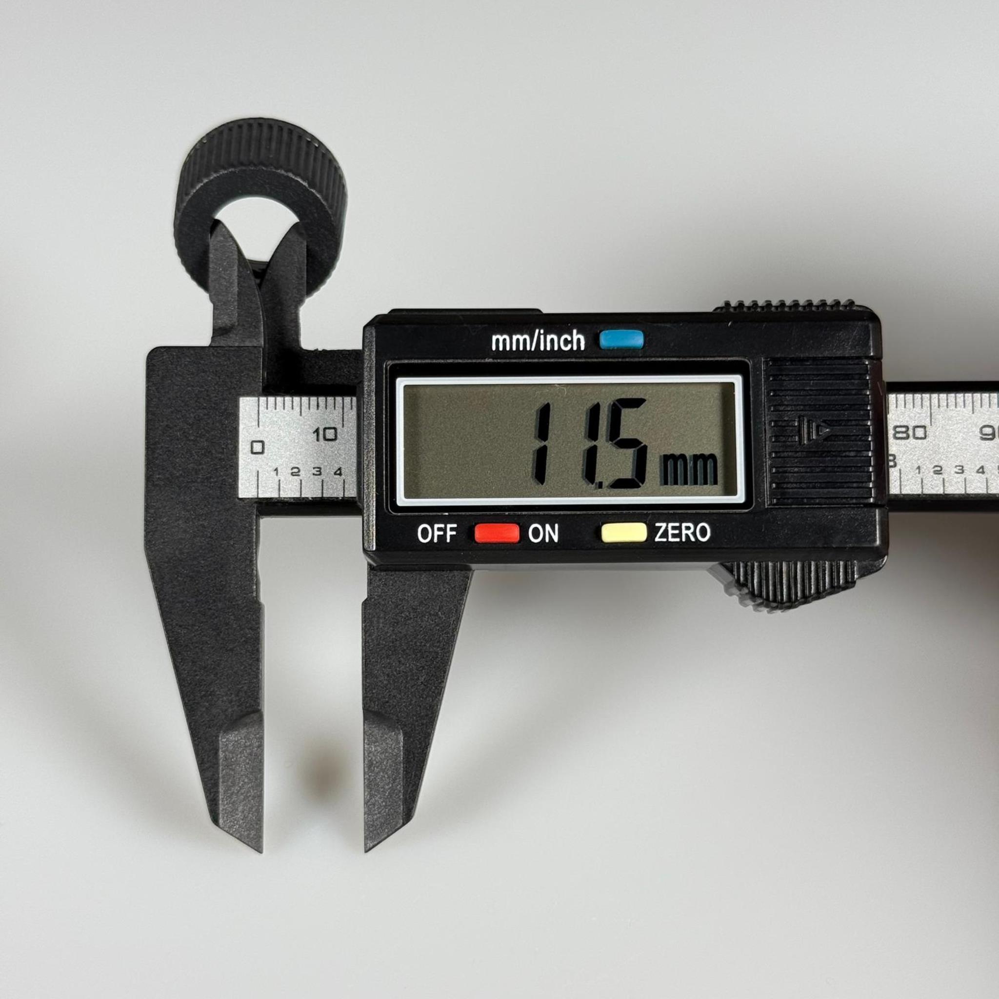 18 MM DELİKLİ PLASTİK KAPAK SİYAH (DAMLALIK İÇİN)