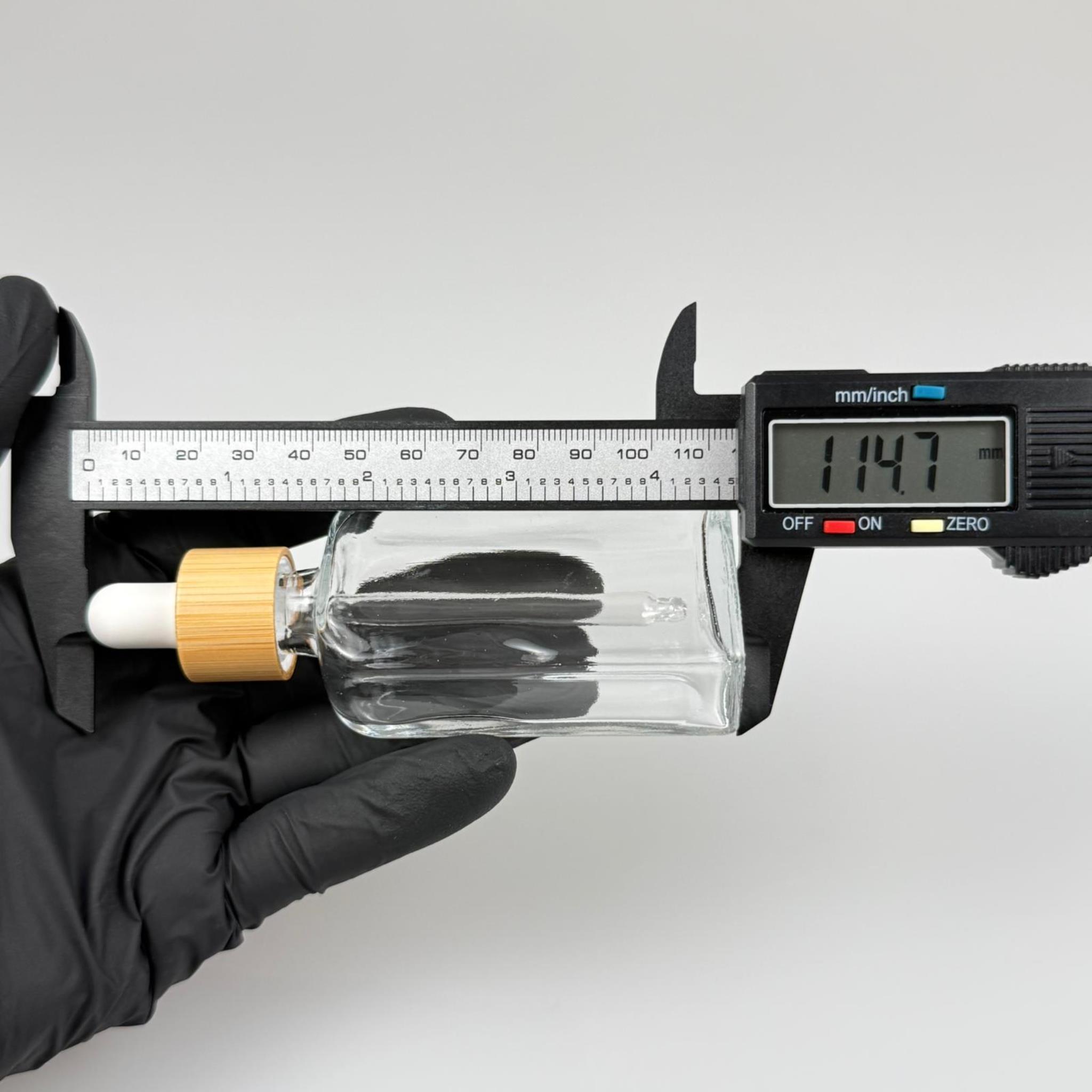 40 CC YASSI DİKDÖRTGEN PRESTİJLİ CAM DAMLALIKLI ŞİŞE - BEYAZ EMZİK - AHŞAP BAMBU KAPAK - 40 ML CAM DAMLALIKLI ŞİŞE - DAMLALIKLI BOŞ ŞİŞE