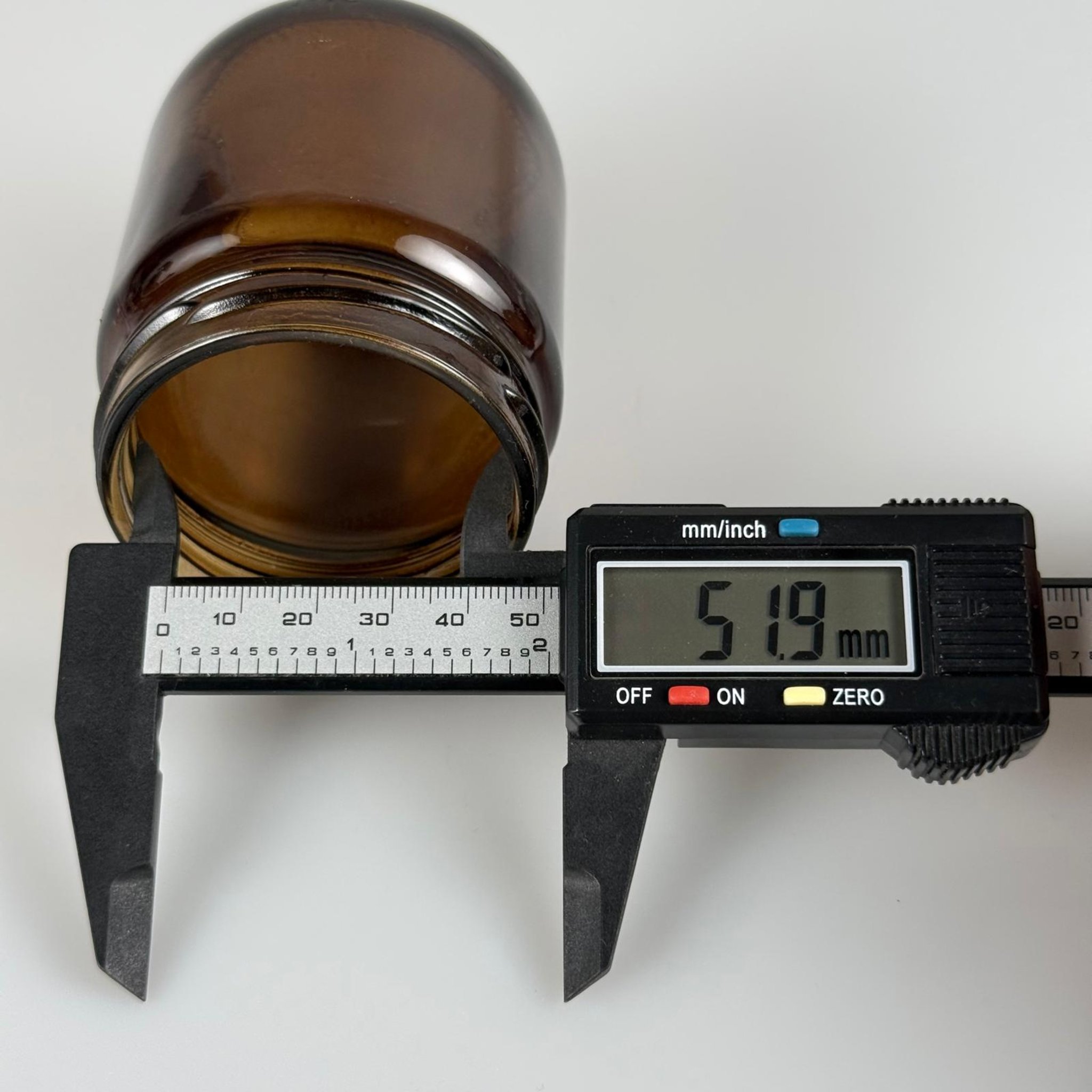 210 CC AMBER CAM KAVANOZ KAPAKSIZ (63 AĞIZ) (KARGODA ÇİZİLEBİLİR - İADESİ YOKTUR)