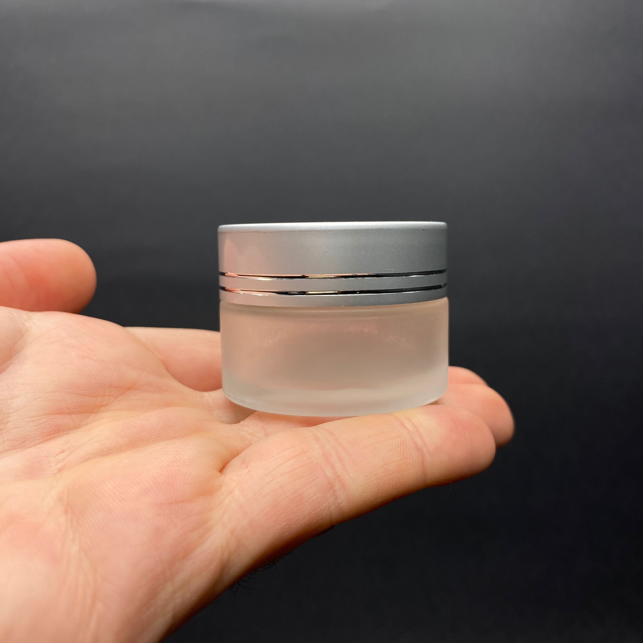 20 CC CAM BUZLU KREM KAVANOZU - GÜMÜŞ KAPAKLI İÇ CONTALI - 20 ML BUZLU CAM KREM KAVANOZU - BUZLU MUM KAVANOZU