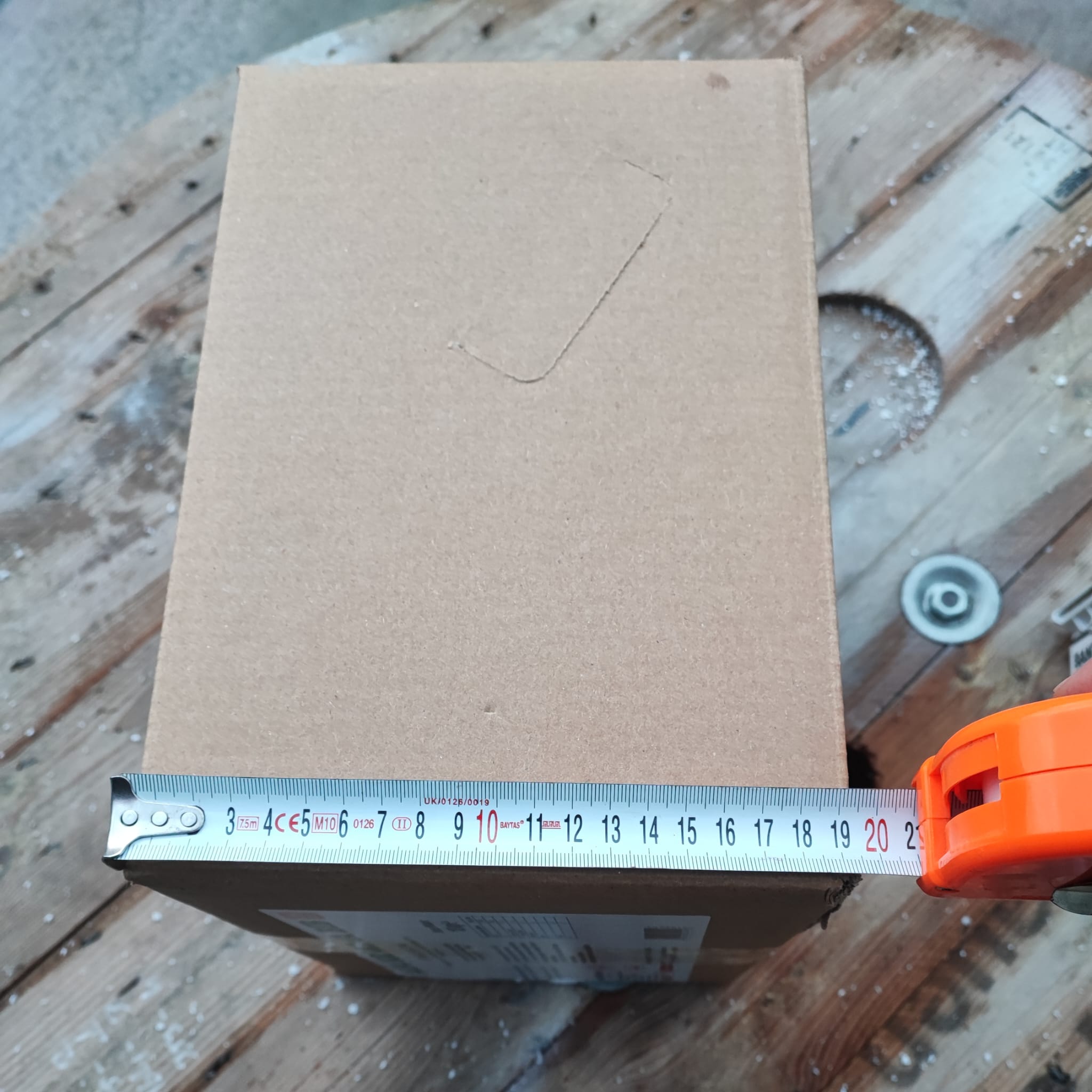 30*26*20 CM KARTON KUTU - İKİ OLUKLU TAHTA GİBİ - BOŞ KARTON KUTU - BOŞ KOLİ - KARTON KOLİ - TAŞINMAK İÇİN KOLİ -  BURSA DEPOMUZDAN ALABİLİRSİNİZ