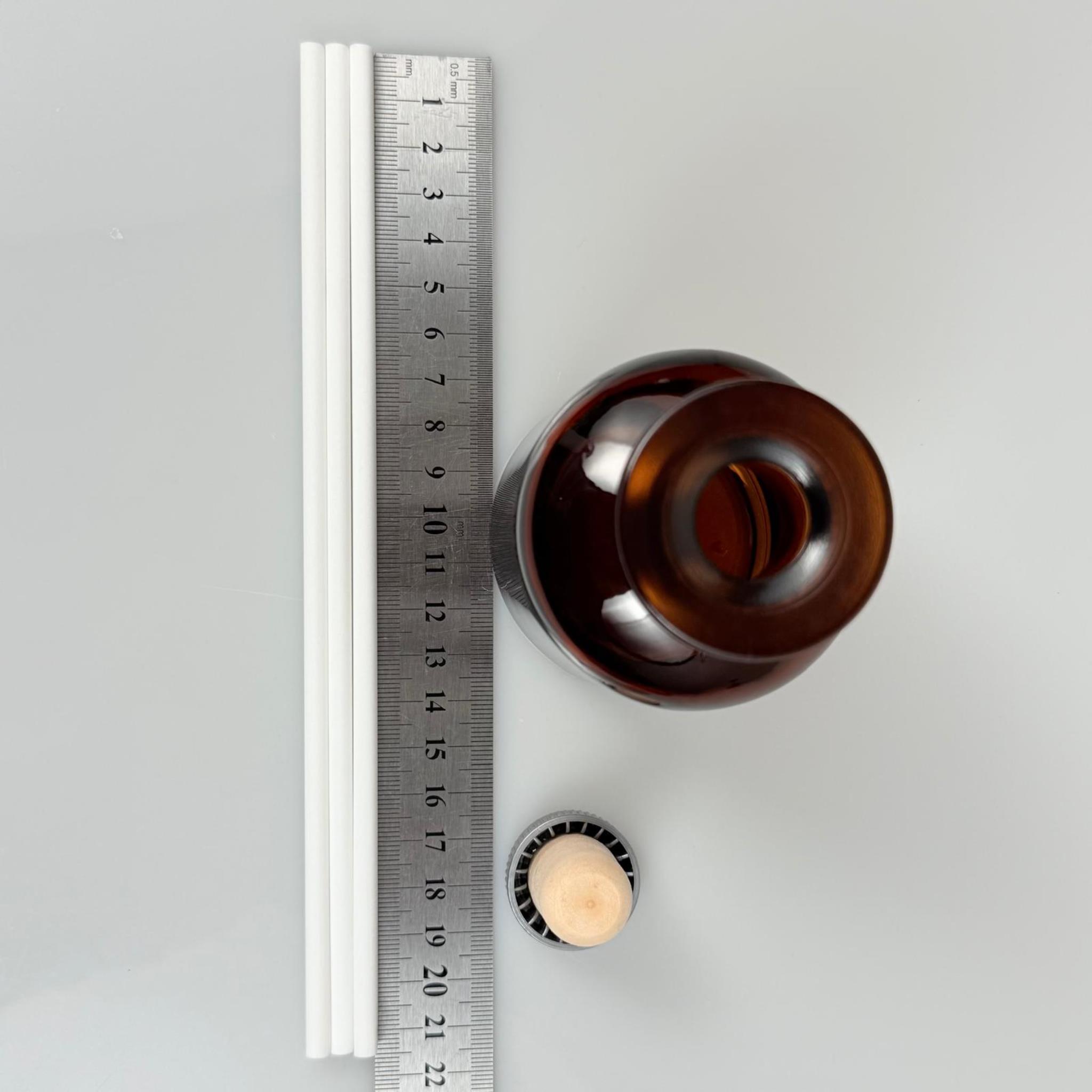 150 CC AMBER CAM BAMBU SİLİNDİR ODA KOKUSU ŞİŞESİ - 150 ML DİFFUSER CAM ŞİŞE + GRİ MANTAR TIPA + 3 ADET 21 CM BEYAZ FİBER BAMBU ÇUBUK