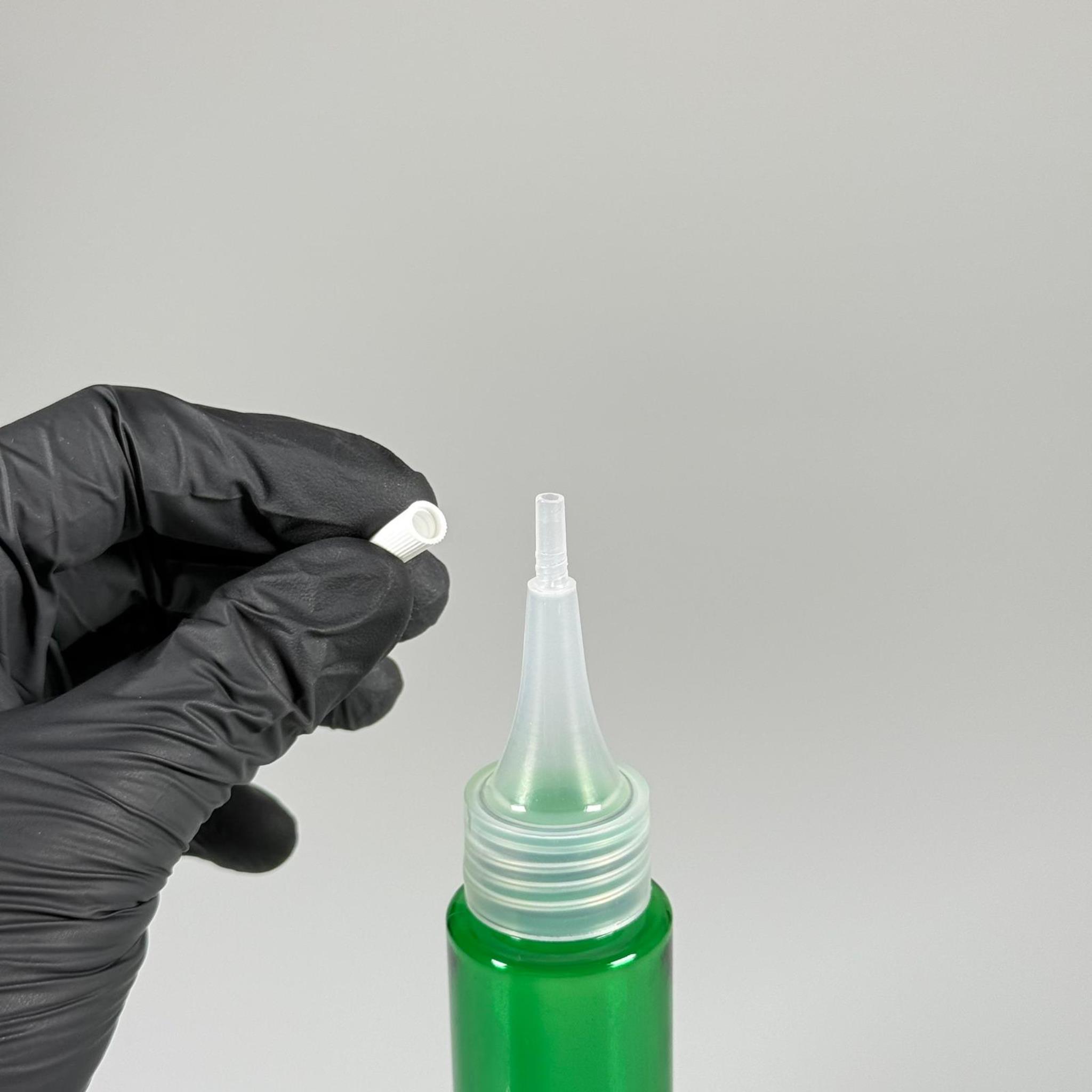 100 CC UZUN SİLİNDİR YEŞİL PET ŞİŞE (24 GR)  - ŞEFFAF SİVRİ AKITICI KAPAKLI - 100 ML BİBERİYE SUYU, LAVANTA YAĞI, SAÇ SERUM, TONİK VB İÇİN PLASTİK KOZMETİK AMBALAJLARI