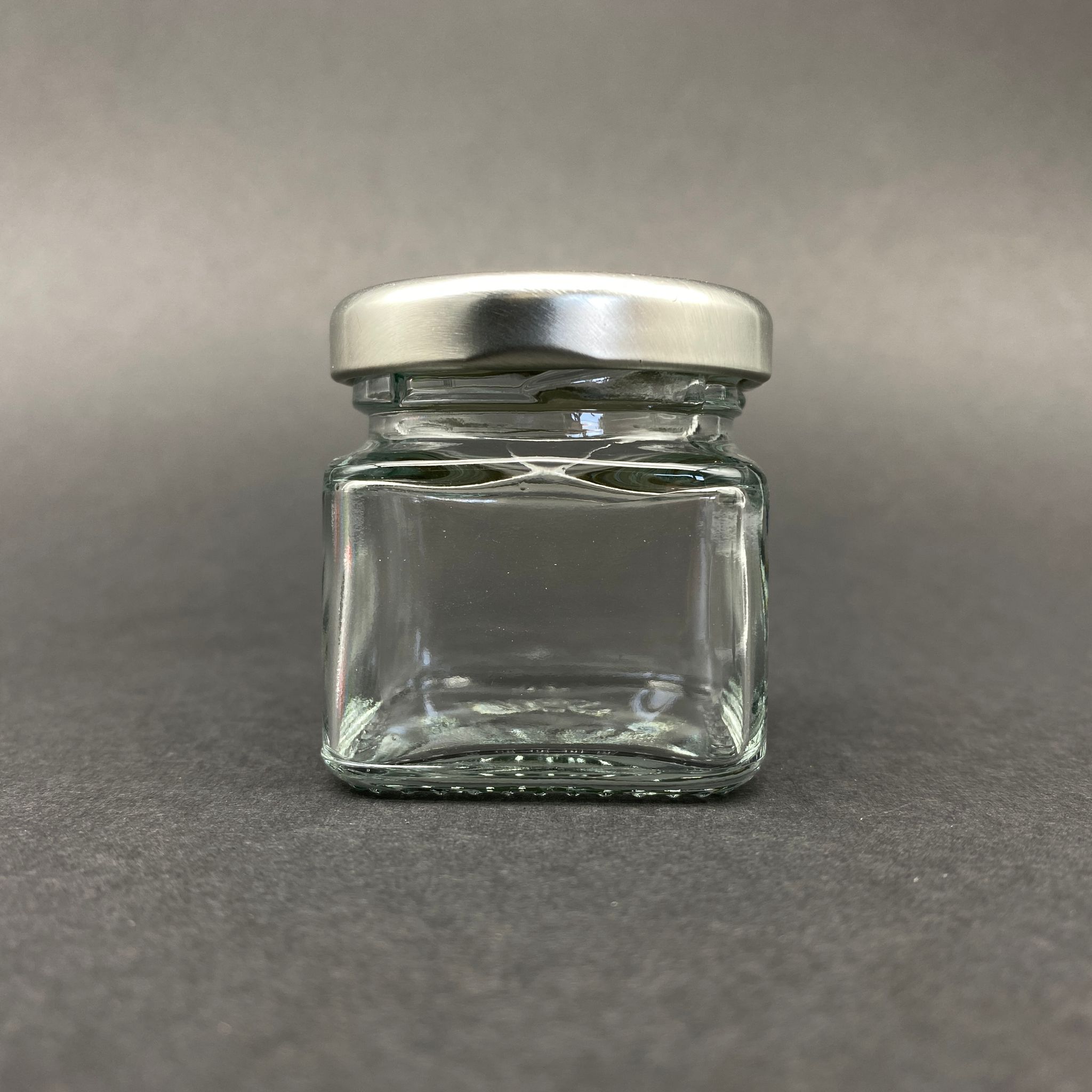 40 CC KARE KAVANOZ - GÜMÜŞ METAL KAPAKLI - 40 ML KÖŞELİ TİP CAM KAVANOZ