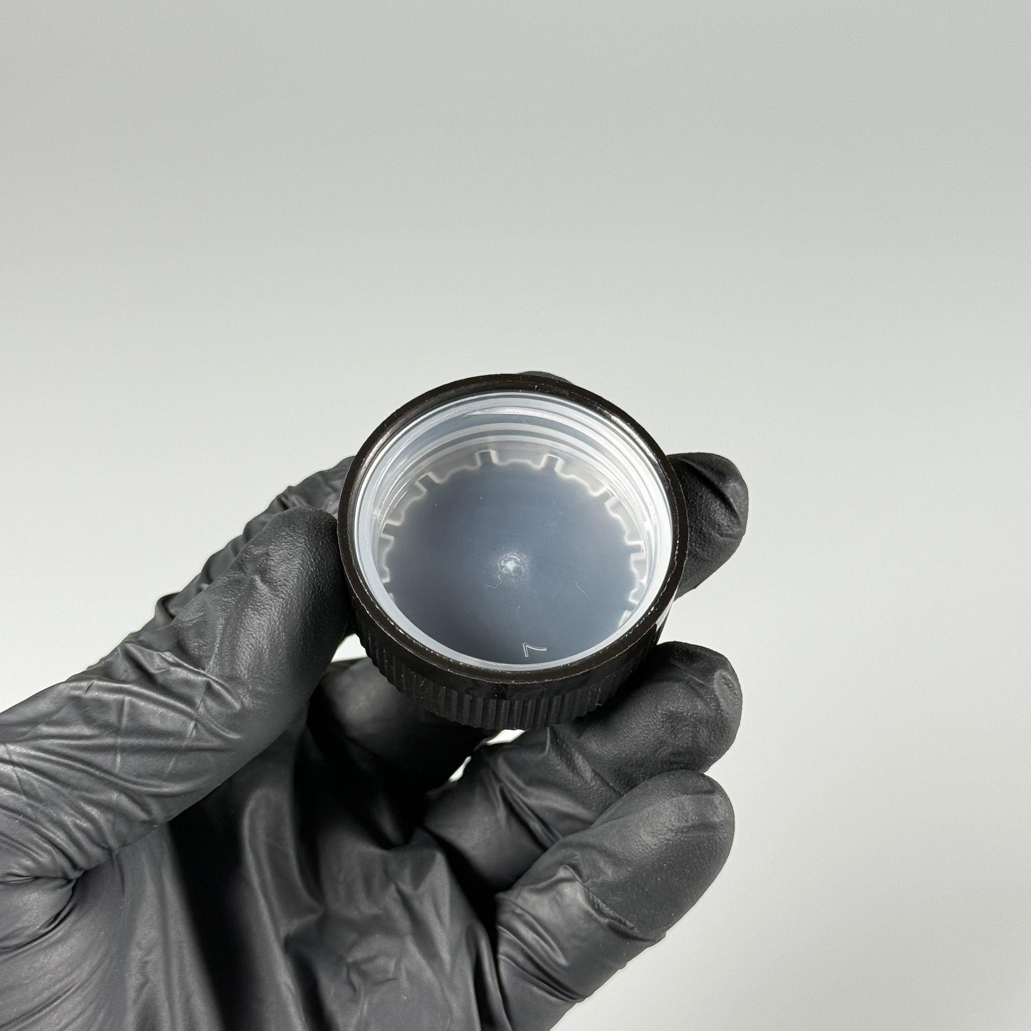 38 MM ÇOCUK KİLİTLİ VİDALI PLASTİK KAPAK - SİYAH