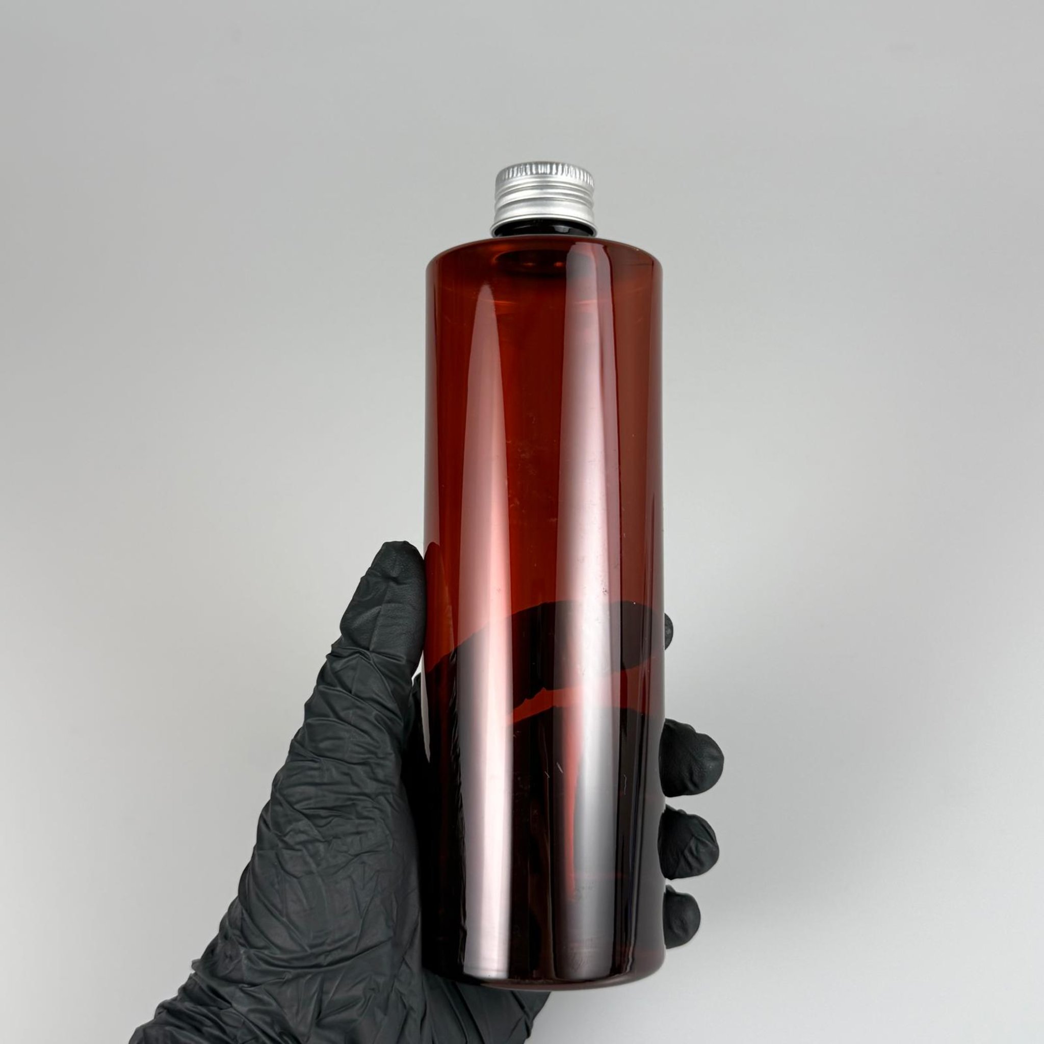 400 CC  AMBER KÜT BOYUNLU SİLİNDİR PET ŞİŞE (30 GR - 24 AĞIZ ) + KÖPÜK CONTALI GÜMÜŞ METAL ALÜMİNYUM KAPAK + KOLONYA TIPALI TAKIM - 400 ML KAPAKLI KAHVERENGİ PLASTİK ŞİŞELER