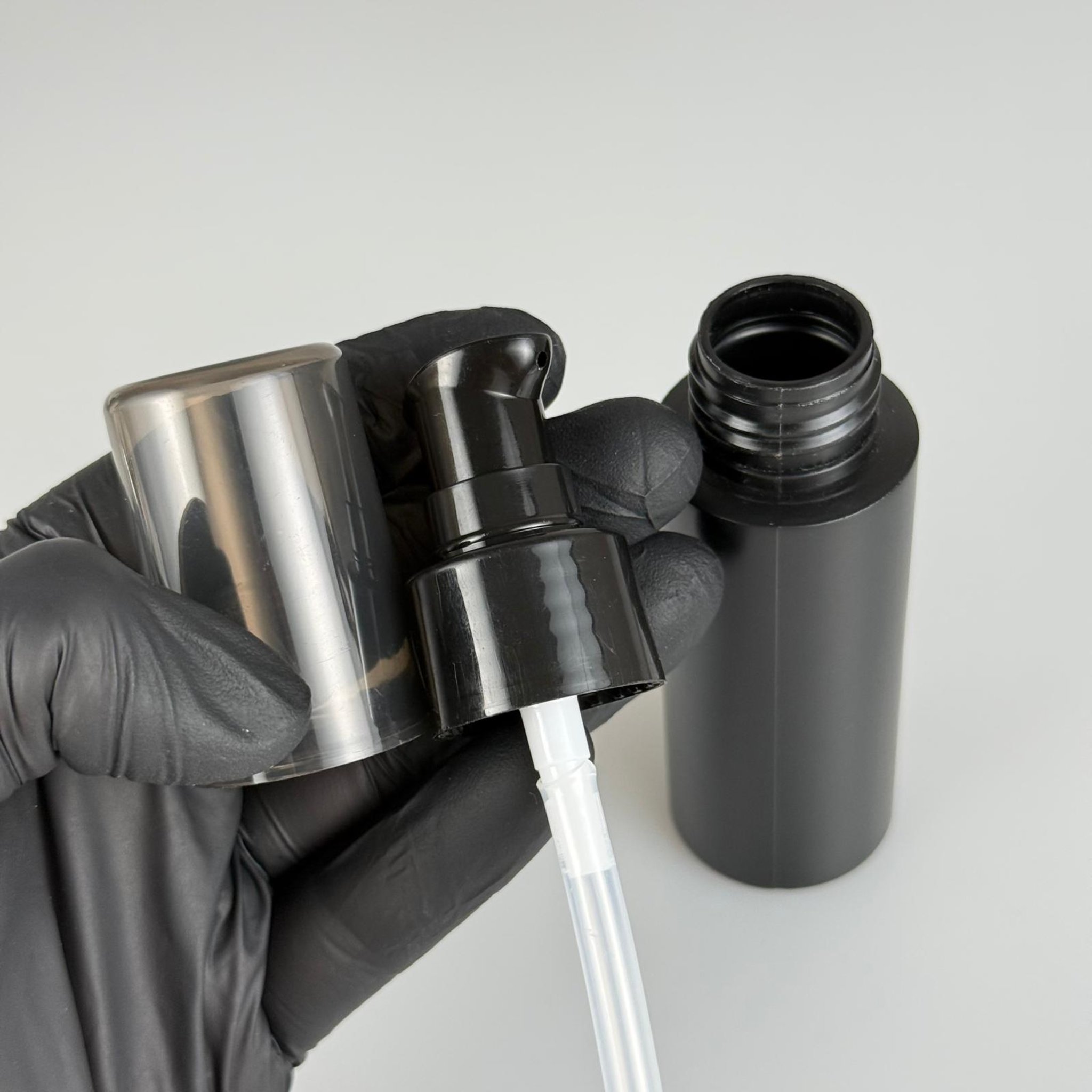 50 CC SİYAH POLİETİLEN PLASTİK ŞİŞE - SİYAH  LOSYON POMPALI - 50 ML POMPALI PLASTİK ŞİŞE