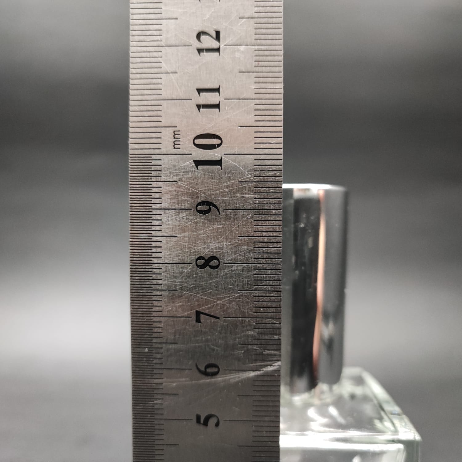 50 ML LÜKS VİDALI VALF ÇEVİRME PARFÜM ŞİŞELERİ - 50 CC KARE CAM ŞİŞE - GÜMÜŞ METAL SPREYLİ KAPAKLI SET