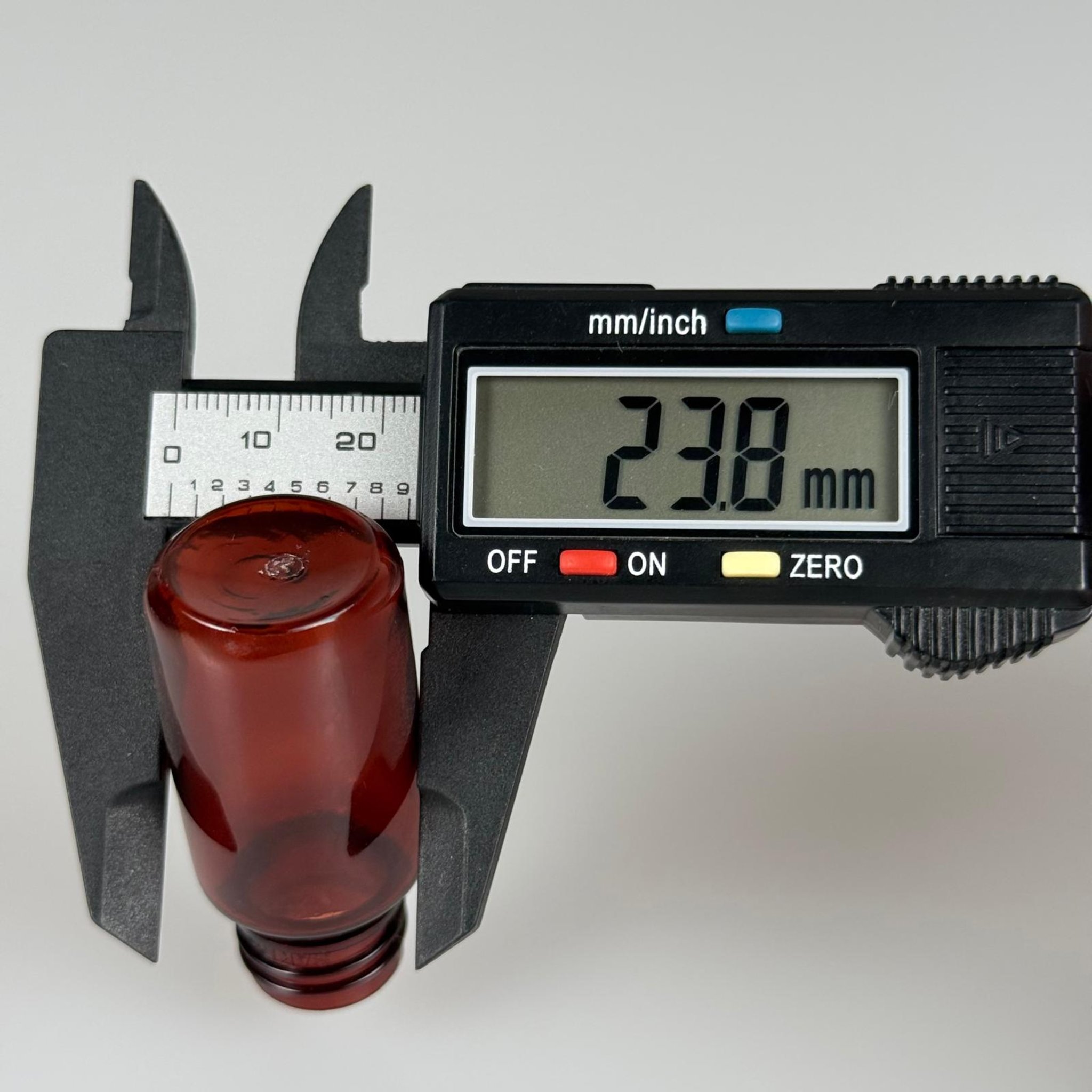 10 CC İÇTEN DAMLALIKLI PLASTİK ŞİŞE -  10 ML AMBER PET ŞİŞE + CONTALI SİYAH KAPAK + KOLONYA TIPALI (DELEREK KULLANILIR) TAKIM